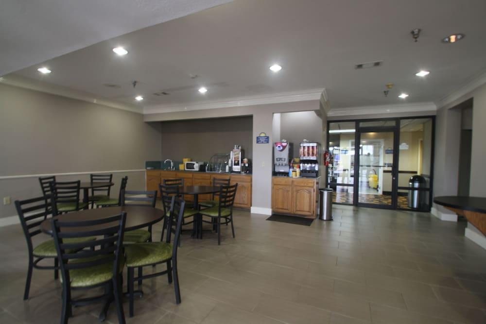 Days Inn By Wyndham Denham Springs-Baton Rouge East Екстер'єр фото