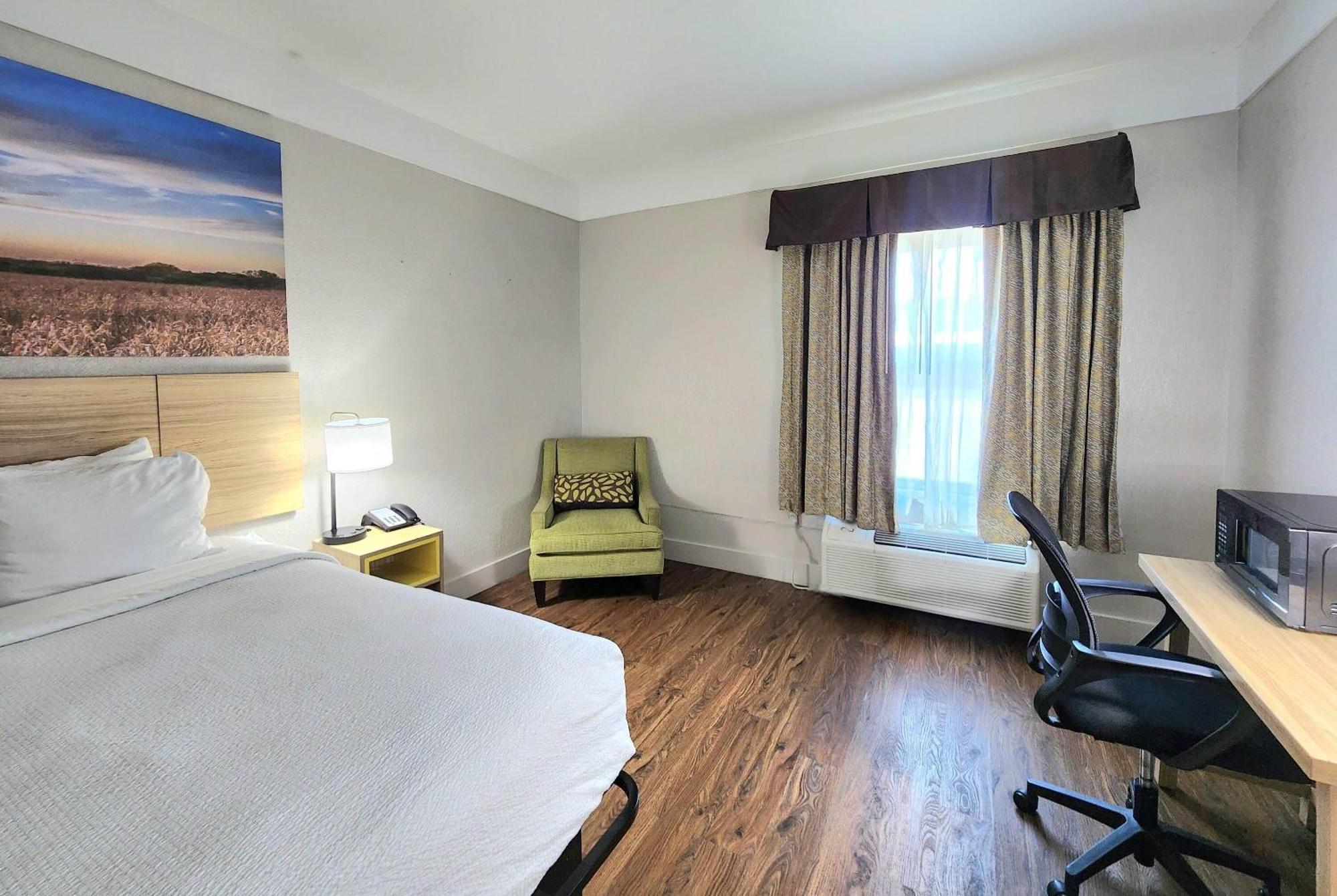 Days Inn By Wyndham Denham Springs-Baton Rouge East Екстер'єр фото